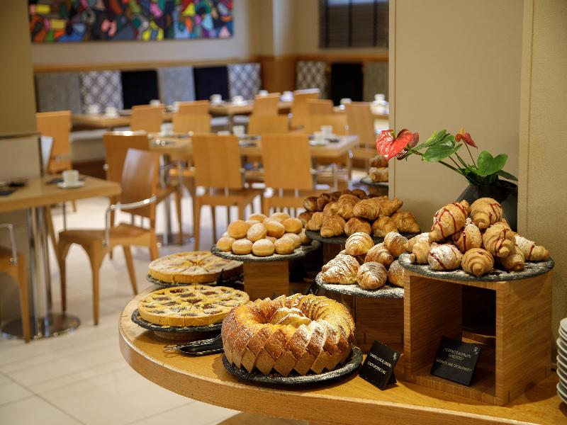 Best Western Plus Globus Hotel image