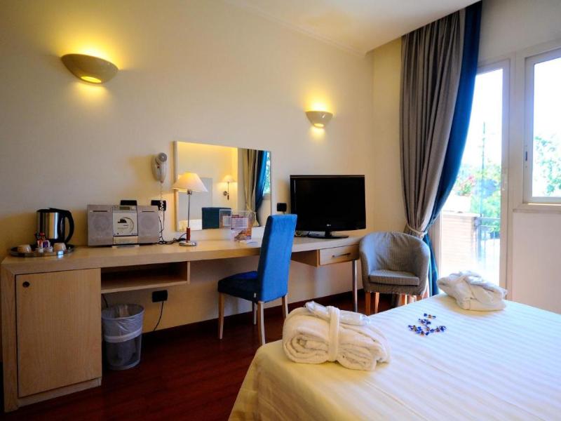 Best Western Plus Globus Hotel image