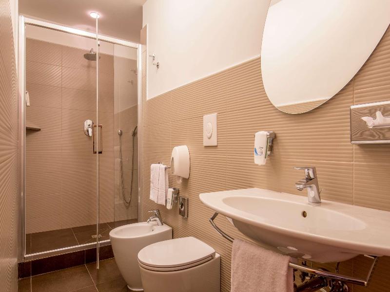 Best Western Plus Globus Hotel image