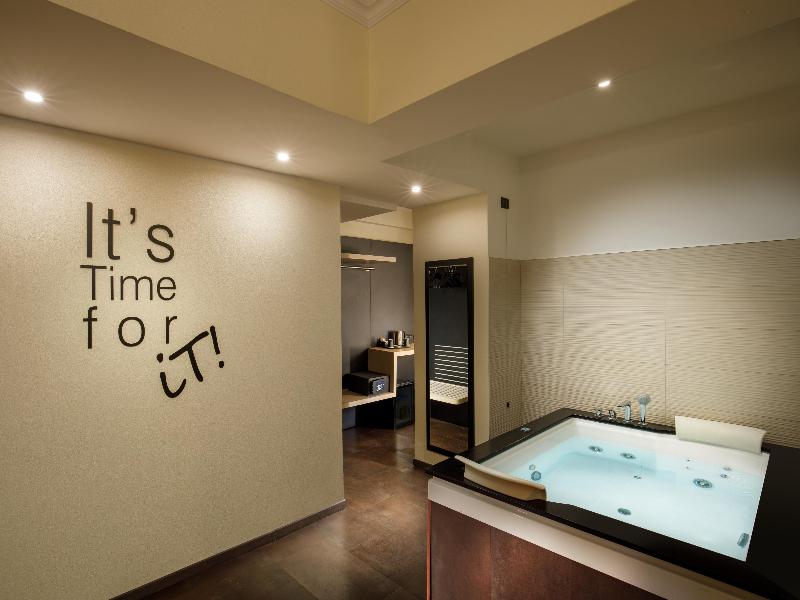 Best Western Plus Globus Hotel image