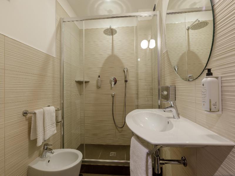 Best Western Plus Globus Hotel image