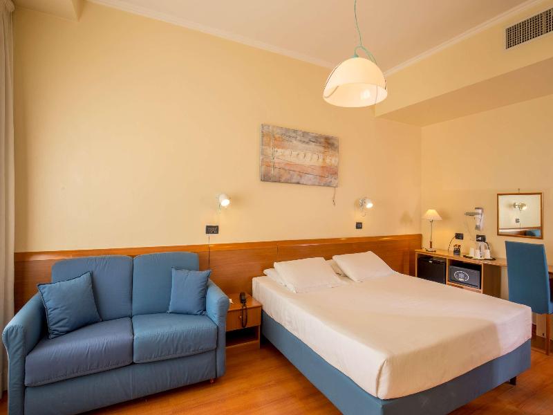 Best Western Plus Globus Hotel image