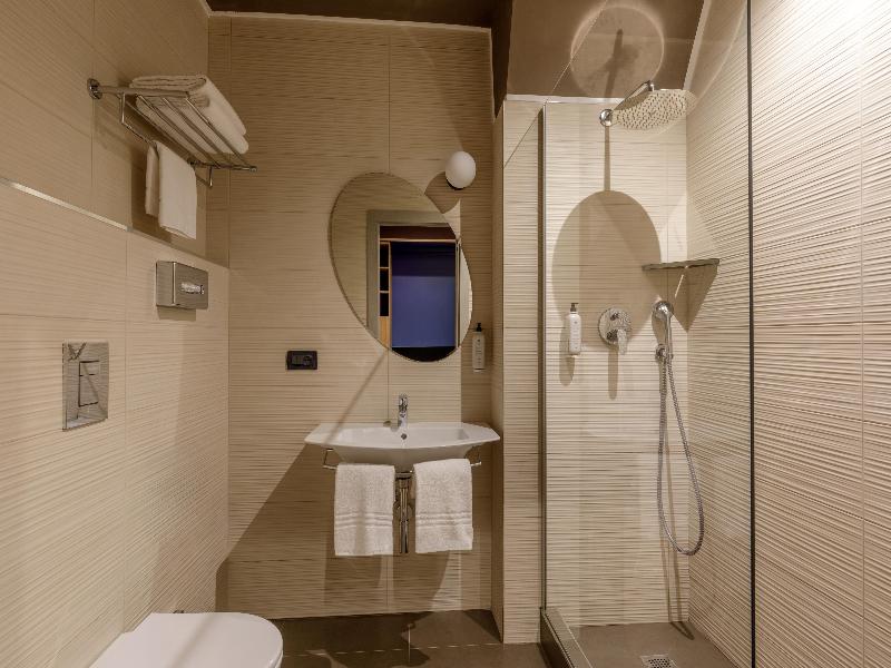 Best Western Plus Globus Hotel image