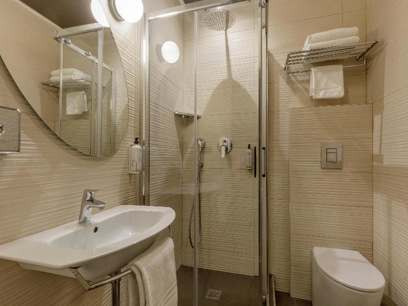 Best Western Plus Globus Hotel image
