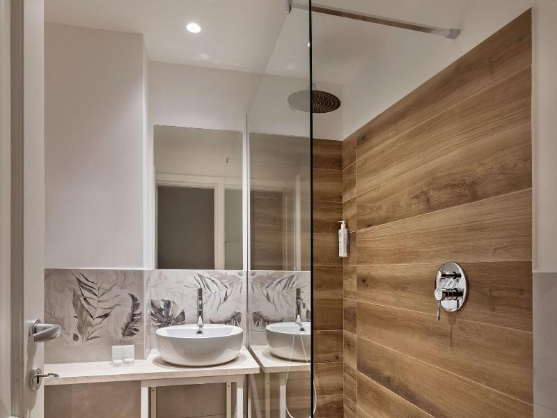 Rina Hotel image