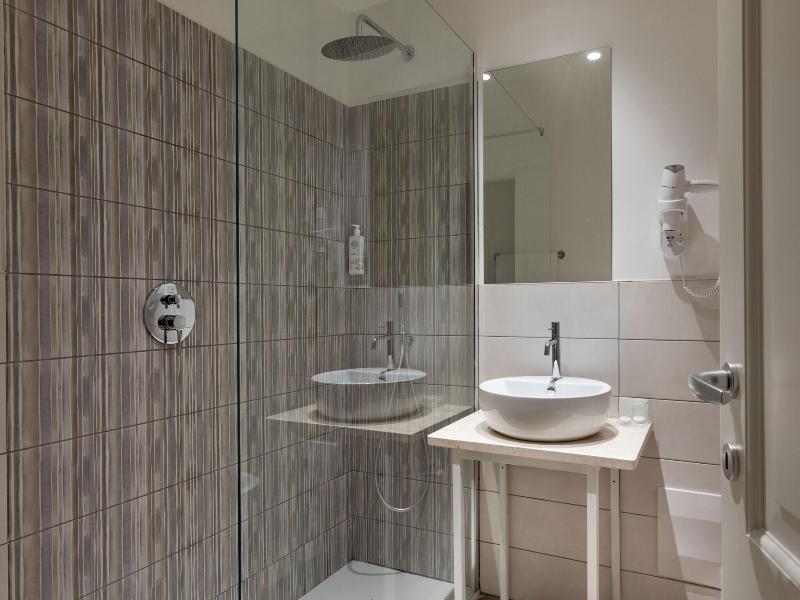 Rina Hotel image