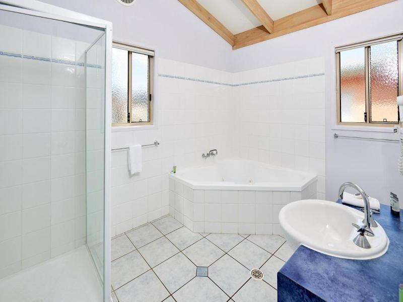 Nrma Canton Beach Holiday Park image