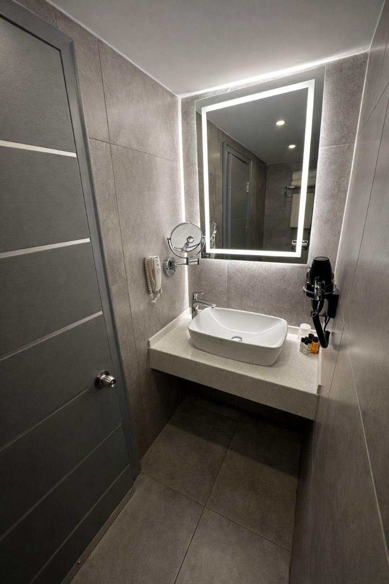 Revia Square Hotel image