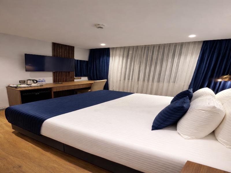 Revia Square Hotel image