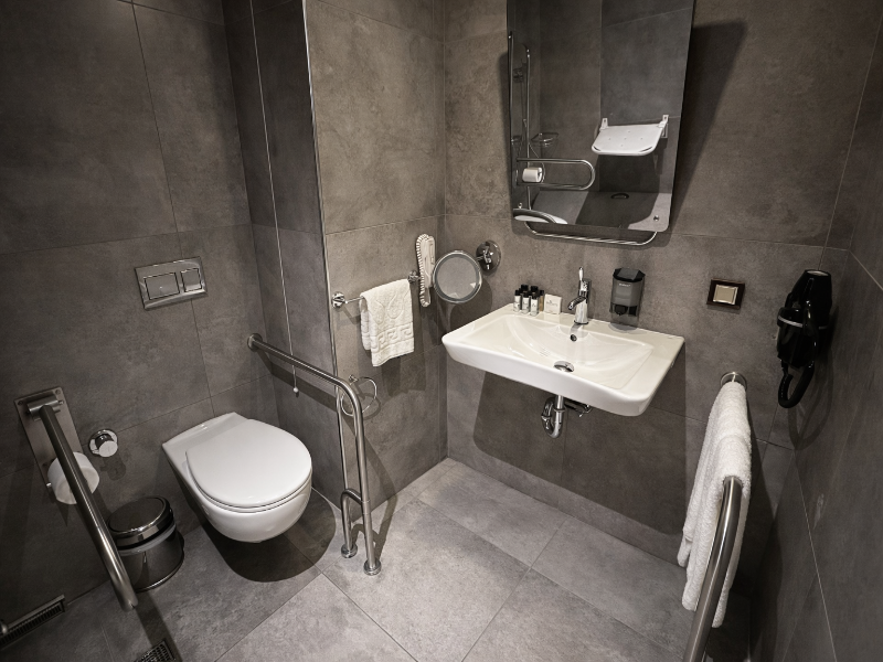 room detail thumbnail 2