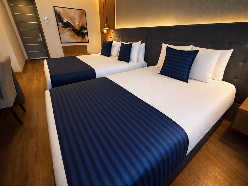 Revia Square Hotel image