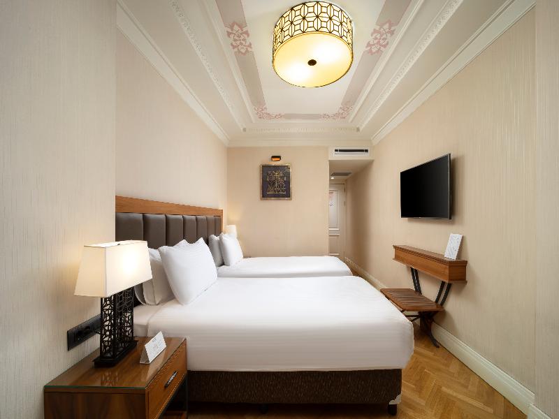 Golden Age Hotel Taksim image