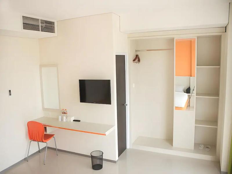 La Asiana Express Hotel image