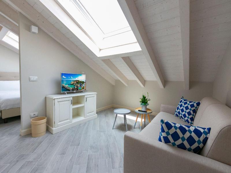 San Lorenzo Apartments image