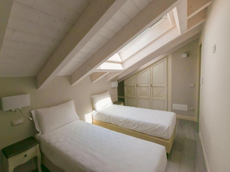 San Lorenzo Apartments image
