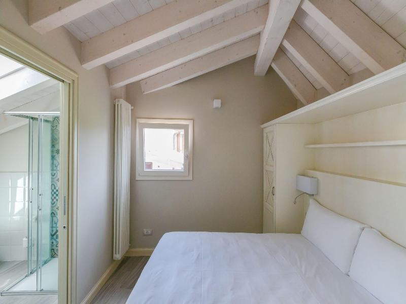 San Lorenzo Apartments image