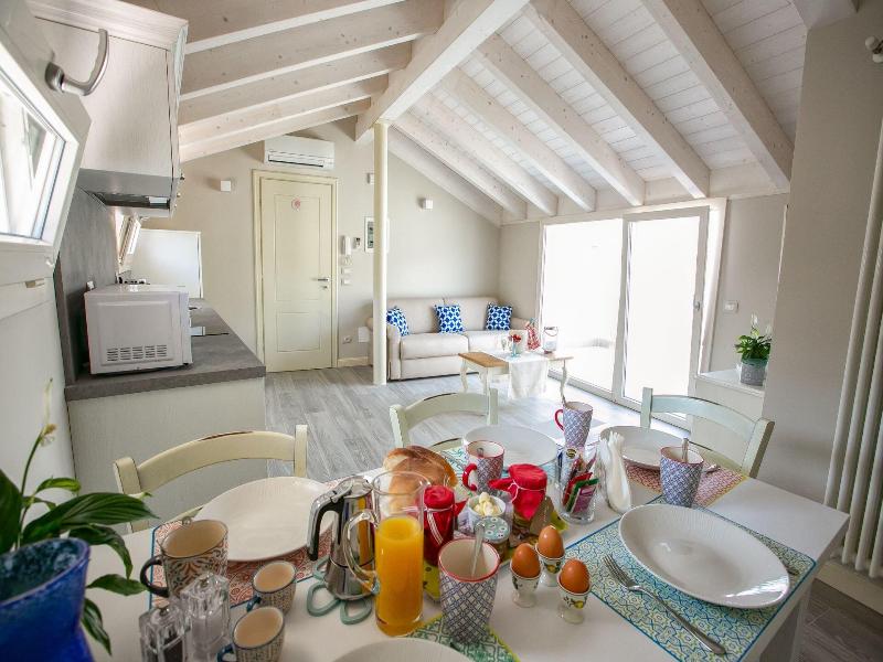 San Lorenzo Apartments image