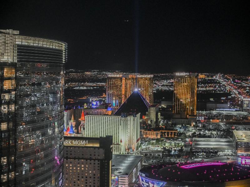 Stripviewsuites At Vdara image