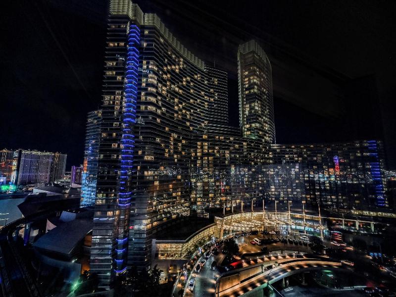 Stripviewsuites At Vdara image