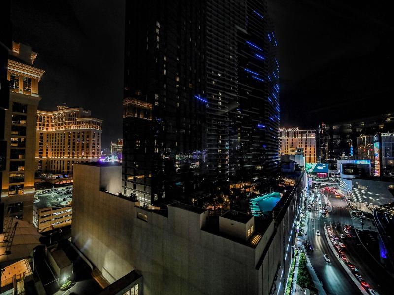 Stripviewsuites At Vdara image