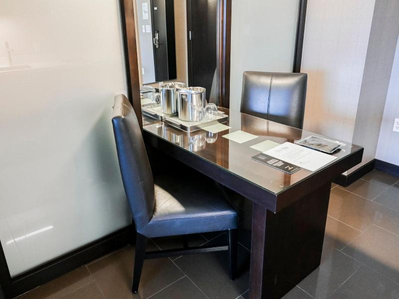 Stripviewsuites At Vdara image