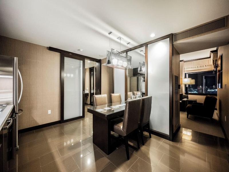 Stripviewsuites At Vdara image