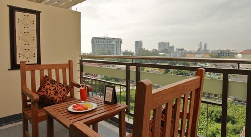Pattaya Loft Hotel