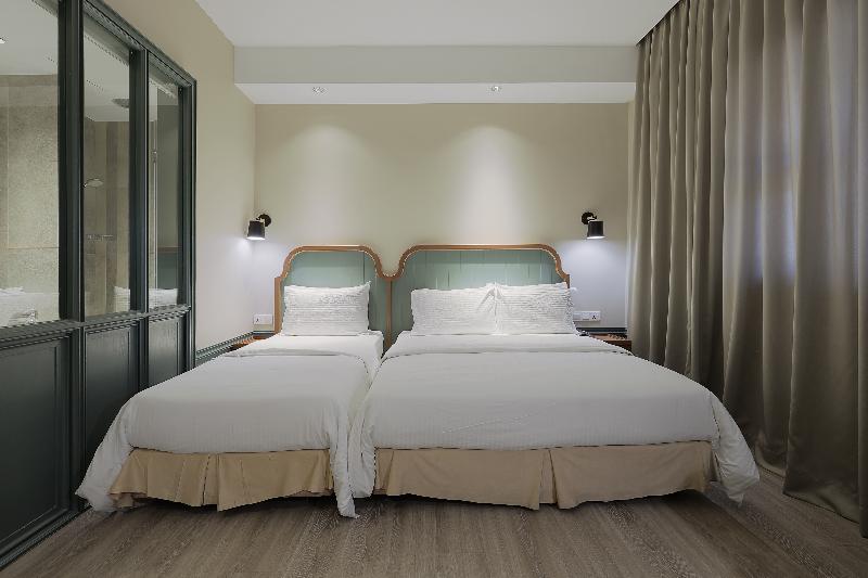 The Jesselton 5
