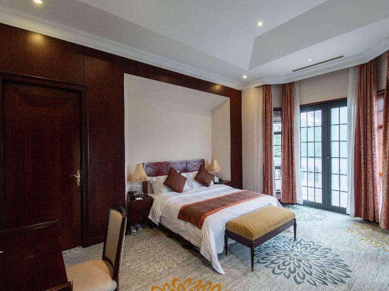 Ramada Plaza Sino-Bay image