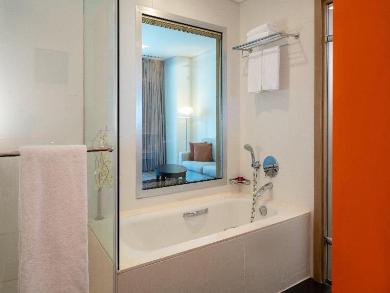 Crowne Plaza City Center Tel Aviv image