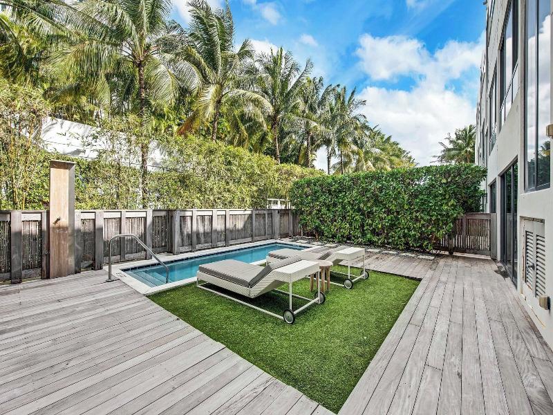 W South Beach image