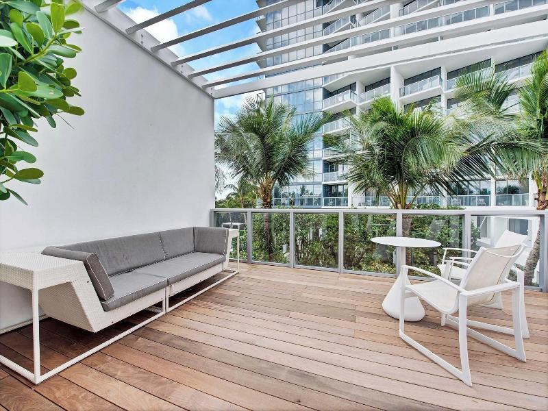 W South Beach image