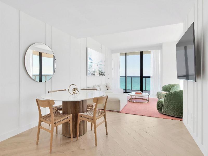 W South Beach image