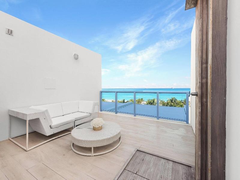 W South Beach image