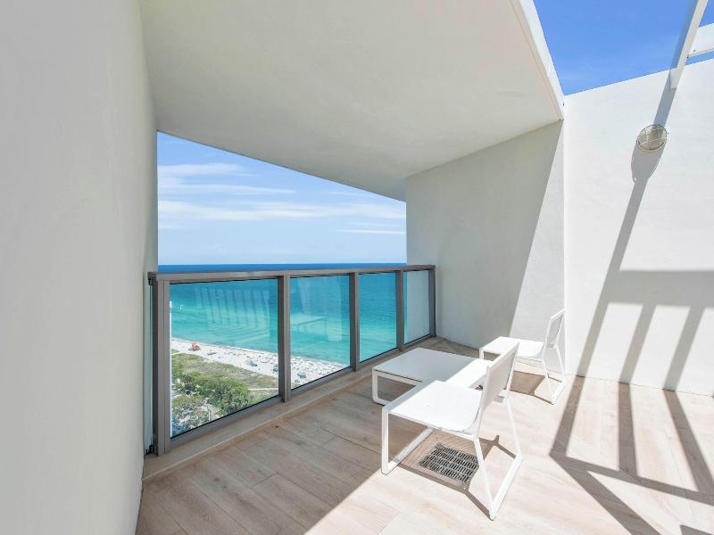 W South Beach image