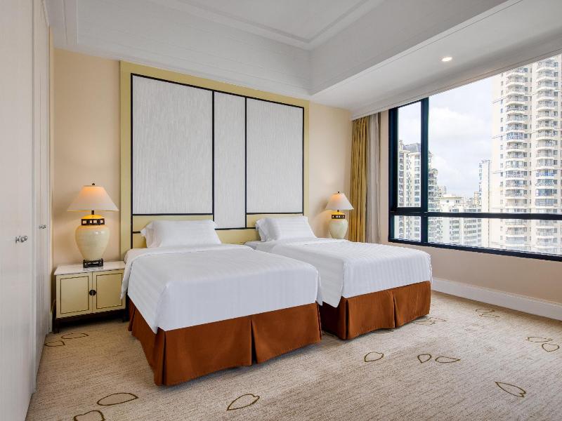 Junhua Haiyi Hotel(Formerly Meritus Mandarin) image