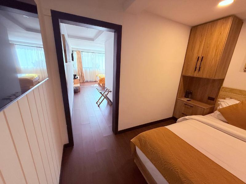 Hotel Vaway image