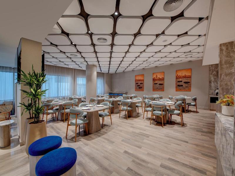 Kingsgate Hotel Clocktower Dubai image