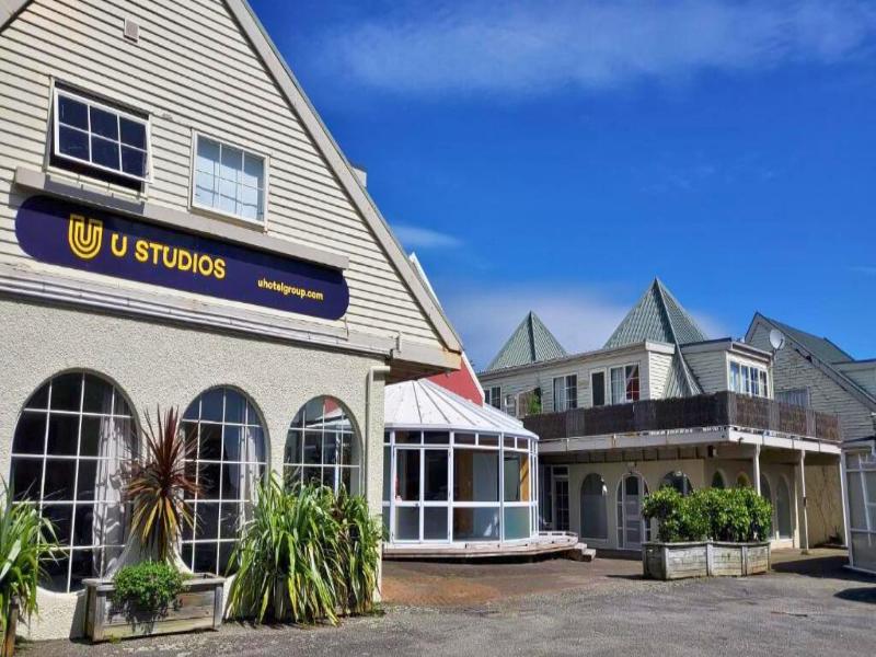 U Studios Paraparaumu, SureStay Collection Best W