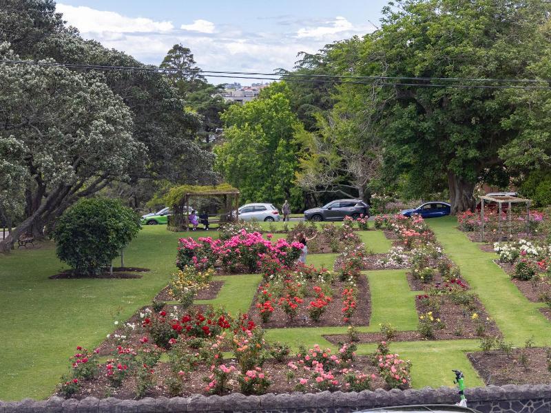 Auckland Rose Park Hotel image