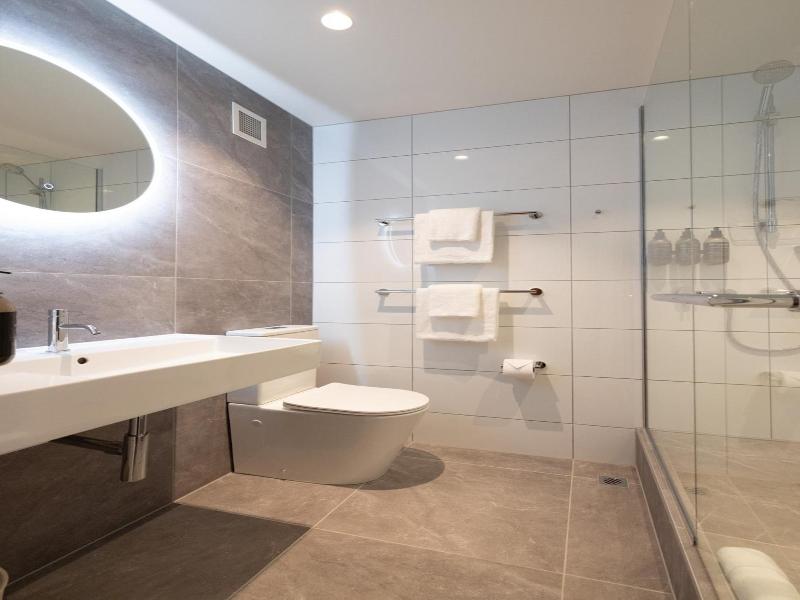 Auckland Rose Park Hotel image