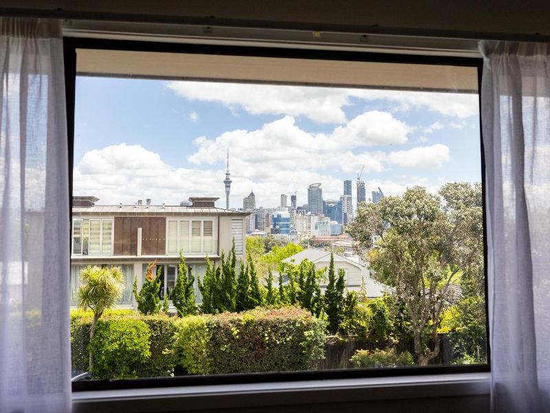 Auckland Rose Park Hotel image