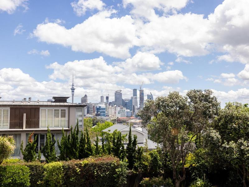 Auckland Rose Park Hotel image