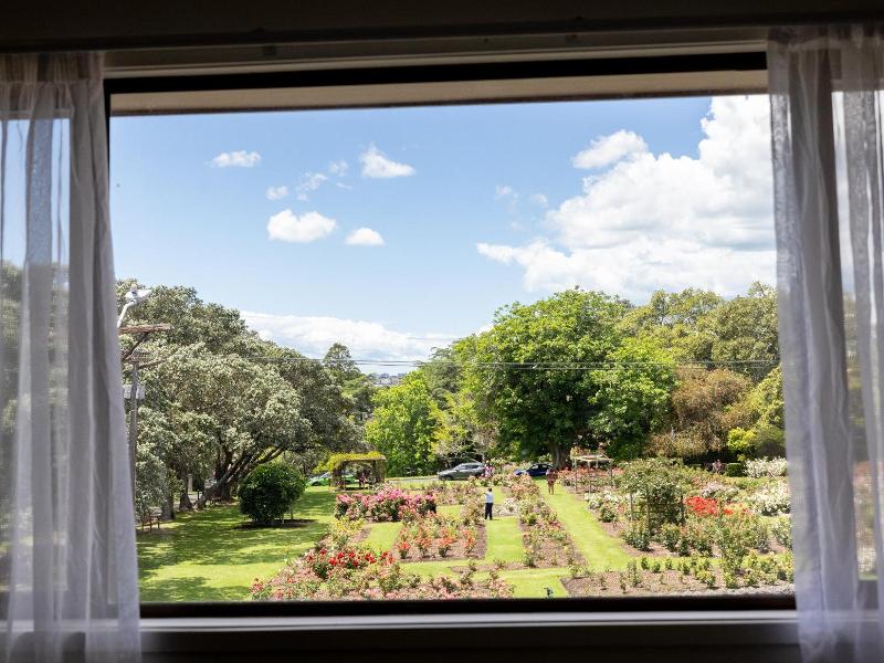 Auckland Rose Park Hotel image