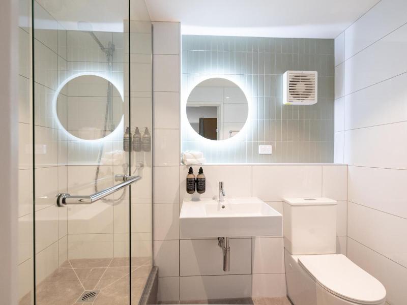 Auckland Rose Park Hotel image