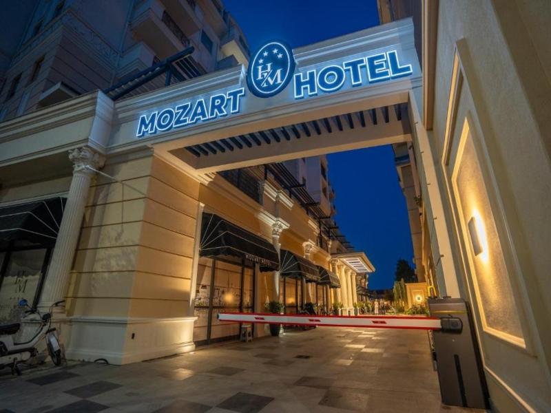 Hotel Mozart — exterior view