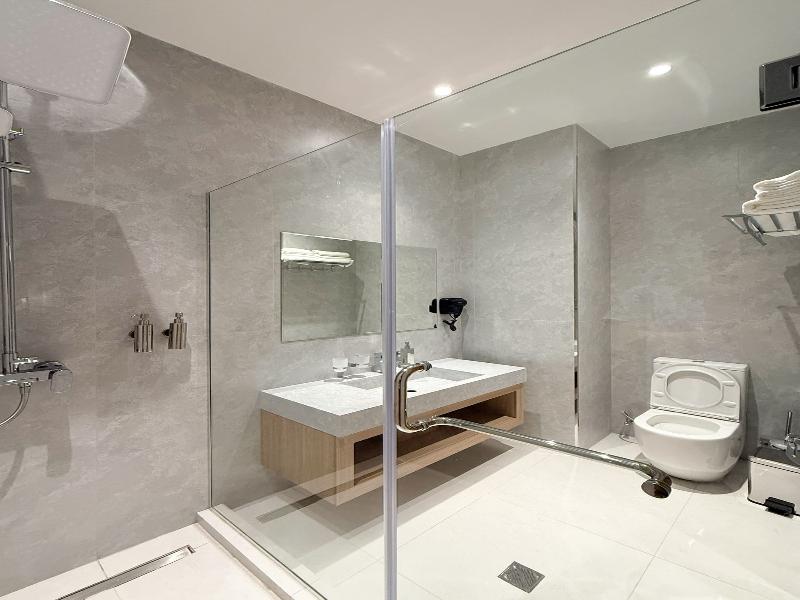 Lumar Tashkent City Hotel image