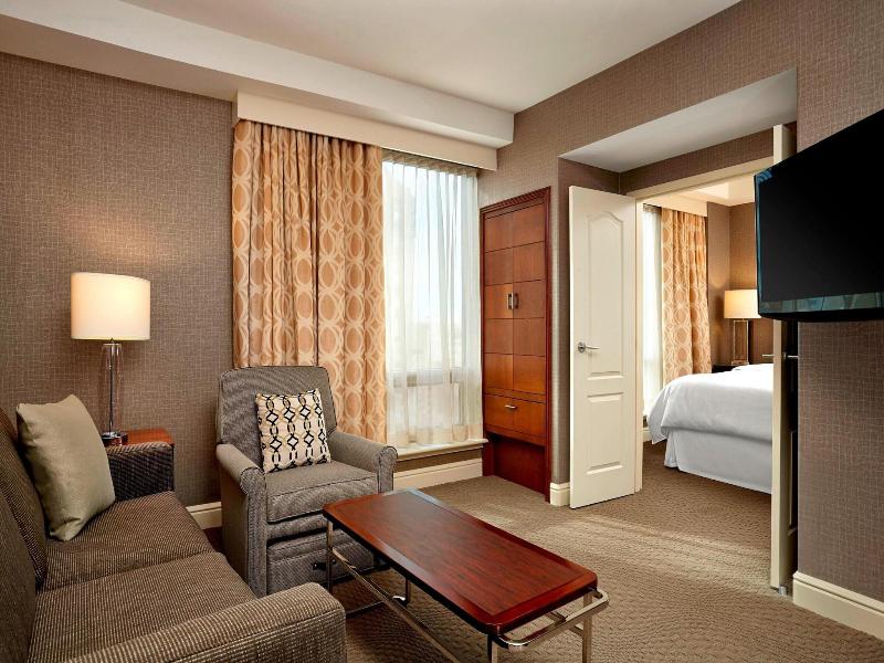 Corner Executive Suite 1 Bedroom