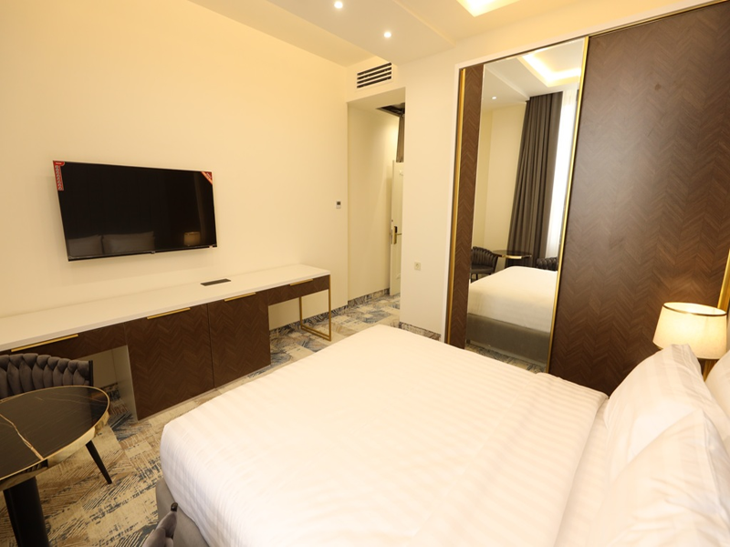 Venice Hotel Complex image