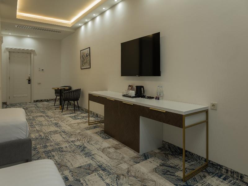 Venice Hotel Complex image